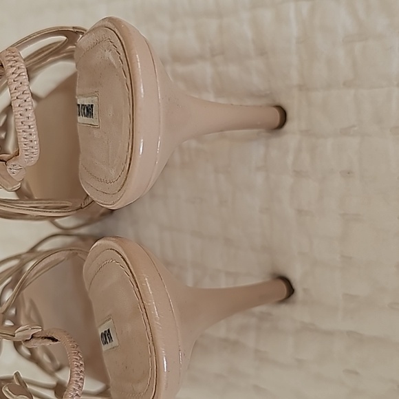 Manolo Blahnik Beige Women's Sandals - Picture 6 of 9
